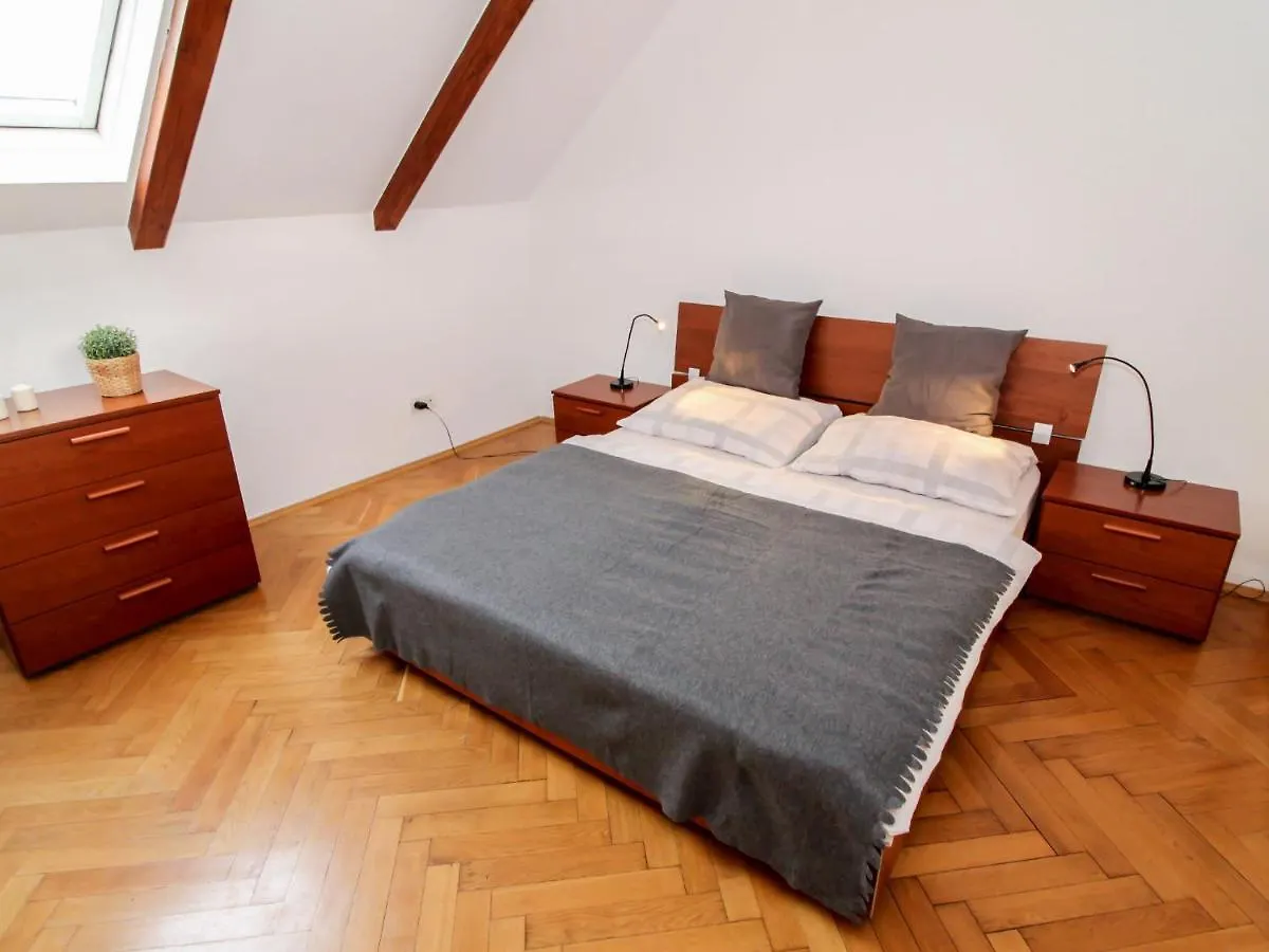 Apartment O21 By Interhome Praha